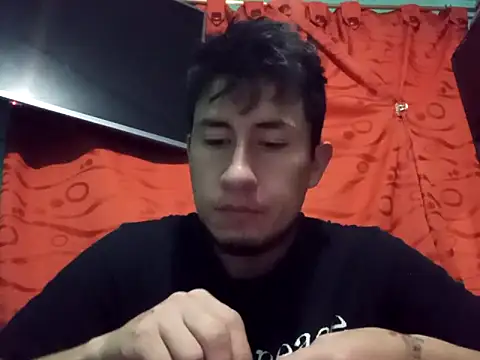 Snapshot of True_Di chatting on 2, 10, 2025 True Di online show from 2, 10, 2025