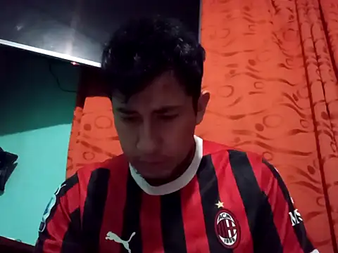 Snapshot of True_Di chatting on 6, 10, 2025 True Di online show from 6, 10, 2025