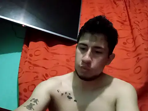 Snapshot of True_Di chatting on 7, 10, 2025 True Di online show from 7, 10, 2025