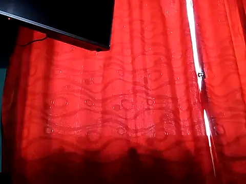 Snapshot of True_Di chatting on 7, 10, 2025 True Di online show from 7, 10, 2025