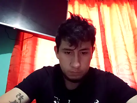 Snapshot of True_Di chatting on 14, 10, 2025 True Di online show from 14, 10, 2025