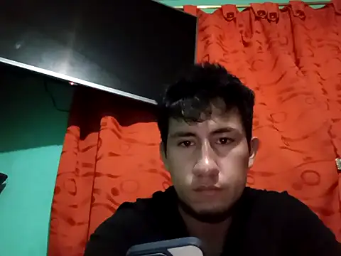 Snapshot of True_Di chatting on 17, 10, 2025 True Di online show from 17, 10, 2025