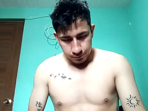 Snapshot of True_Di chatting on 28, 10, 2025 True Di online show from 28, 10, 2025