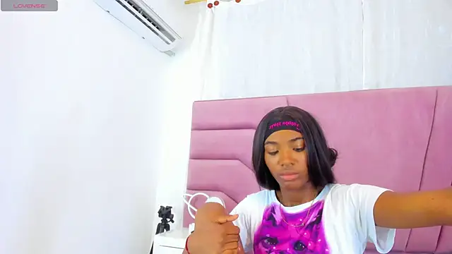 MarianRosse online show from 11, 11, 2025