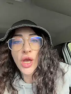 nikkaanderic online show from 31, 3, 2026