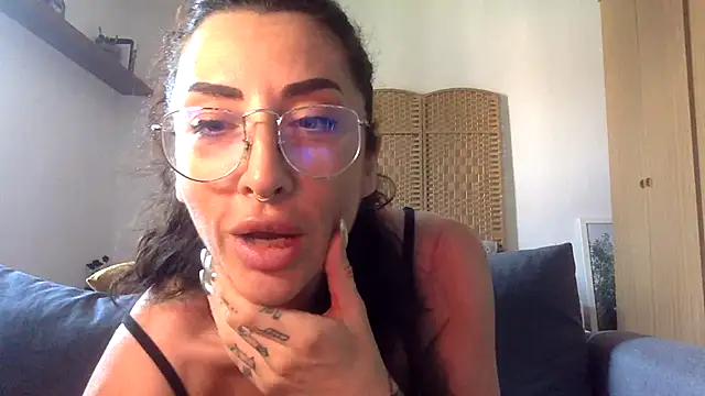 nikkaanderic online show from 25, 5, 2026