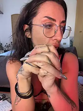 nikkaanderic online show from 26, 5, 2026