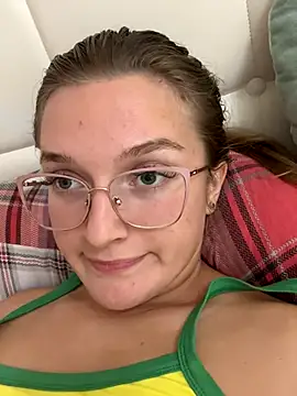 Snapshot of Bellatrisssaa chatting on 18, 9, 2025 Bellatrisssaa online show from 18, 9, 2025