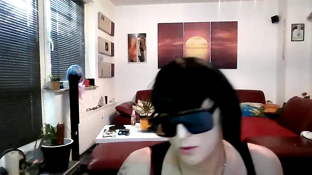 hellgirl1980 online show from 23, 9, 2025