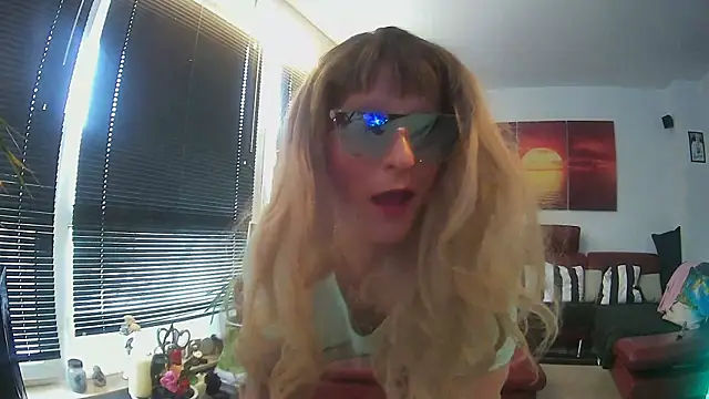 hellgirl1980 online show from 20, 10, 2025