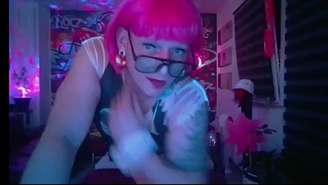 Snapshot of hellgirl1980 chatting on 2, 7, 2026 hellgirl1980 online show from 2, 7, 2026