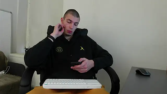 Ryan Dozer online show from 8, 11, 2025