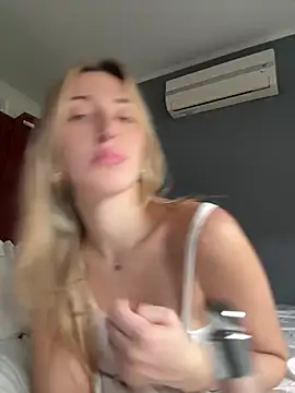 Snapshot of Sashailardi chatting on 12, 2, 2026 Sashailardi online show from 12, 2, 2026