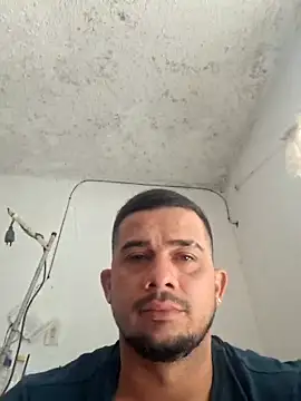 Snapshot of yeffito1 chatting on 10, 9, 2025 yeffito1 online show from 10, 9, 2025