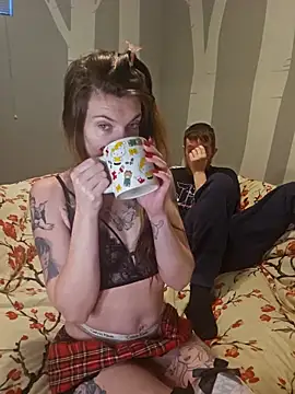 Snapshot of Blossom94 chatting on 17, 12, 2025 Blossom94 online show from 17, 12, 2025