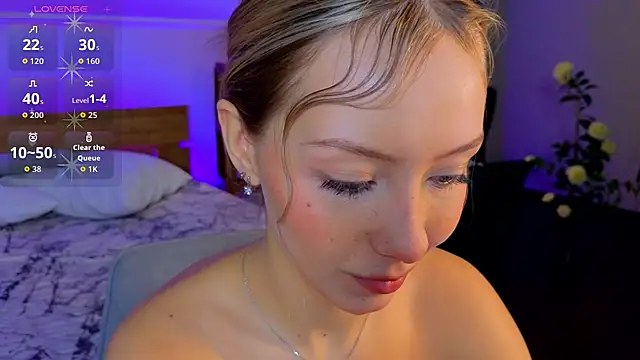 Snapshot of LumMina chatting on 14, 4, 2026 LumMina online show from 14, 4, 2026