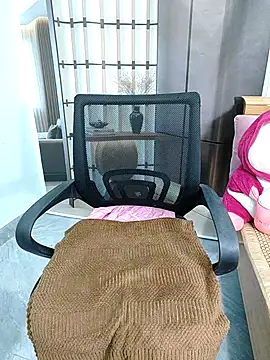 LadyMaiMai online show from 1, 10, 2025