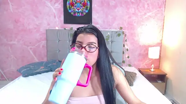 WHANDA CARVAJAL online show from 25, 9, 2025