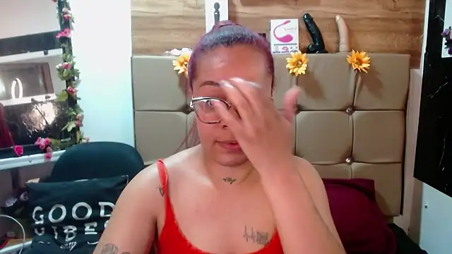 MIA  SPENCER online show from 3, 10, 2025