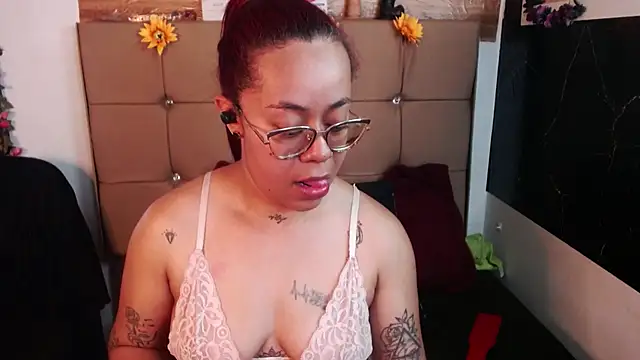 MIA  SPENCER online show from 4, 2, 2026