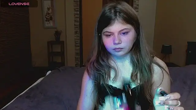 Snapshot of Lilly_Jess chatting on 2, 10, 2025 Lilly Jess online show from 2, 10, 2025