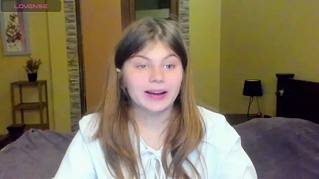 Snapshot of Lilly_Jess chatting on 20, 10, 2025 Lilly Jess online show from 20, 10, 2025