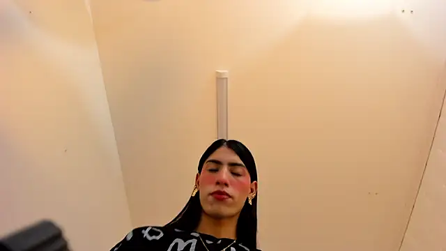 Sofia summers online show from 19, 11, 2025