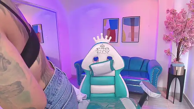 Black roseee online show from 12, 4, 2026