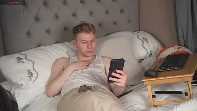 scottishtwink01 online show from 5, 6, 2026