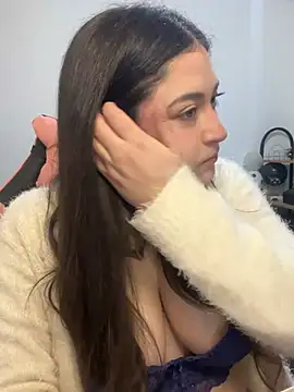 Snapshot of valentinauwu chatting on 4, 7, 2026 valentinauwu online show from 4, 7, 2026