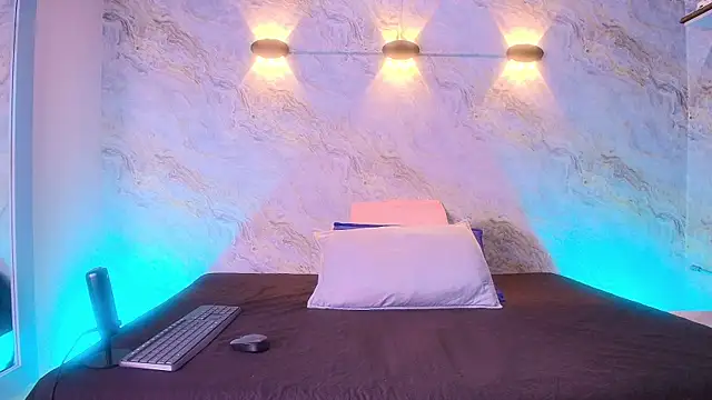 abbyrouss  online show from 8, 11, 2025