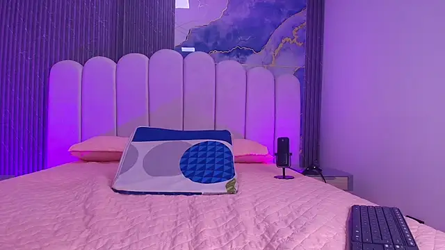 abbyrouss  online show from 18, 4, 2026