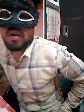 soniriyaa010101 online show from 4, 2, 2026