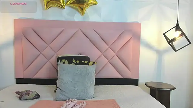Snapshot of Caroline_daring chatting on 9, 7, 2026 Caroline daring online show from 9, 7, 2026