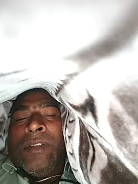 Snapshot of Chanderi19 chatting on 12, 11, 2025 Chanderi19 online show from 12, 11, 2025