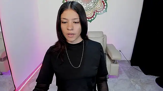 Snapshot of Candy_fox_19 chatting on 9, 7, 2026 Candy fox 19 online show from 9, 7, 2026