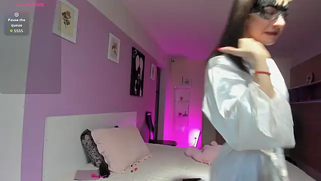 dark summer online show from 18, 1, 2026