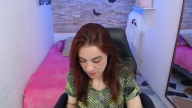 KendallWood  online show from 31, 10, 2025