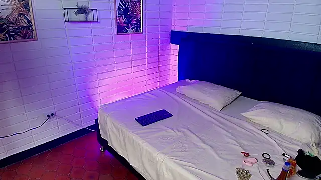 Samantha Ferrary online show from 24, 9, 2025