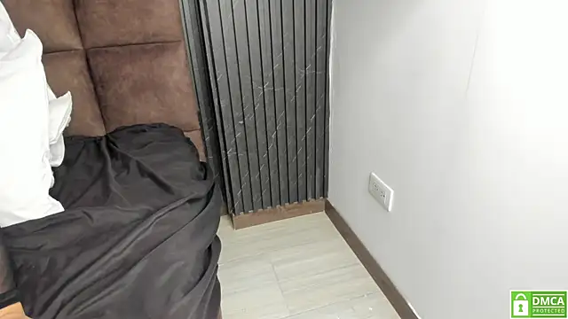 Snapshot of Sussy_Vixen chatting on 18, 10, 2025 Sussy Vixen online show from 18, 10, 2025