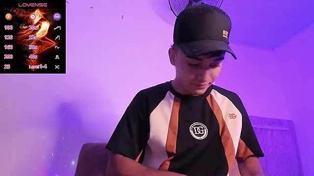 Snapshot of Austin_Cardieff_ chatting on 29, 9, 2025 Austin Cardieff online show from 29, 9, 2025