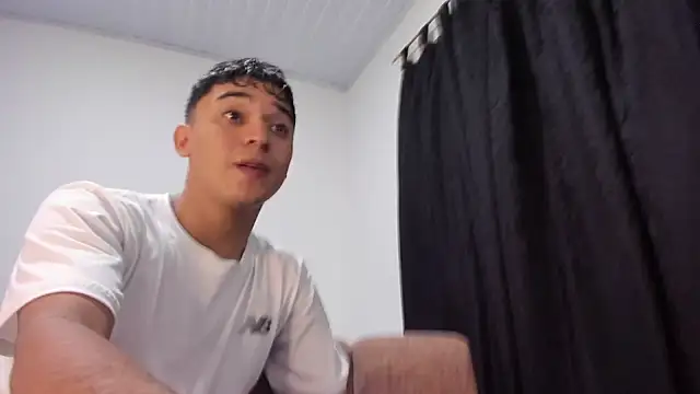 Snapshot of Austin_Cardieff_ chatting on 21, 11, 2025 Austin Cardieff online show from 21, 11, 2025