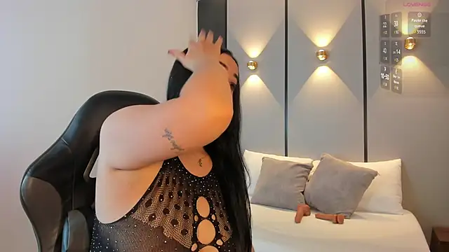 ashly moonn online show from 2, 2, 2026