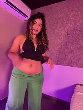 Salomeferreira  online show from 19, 9, 2025