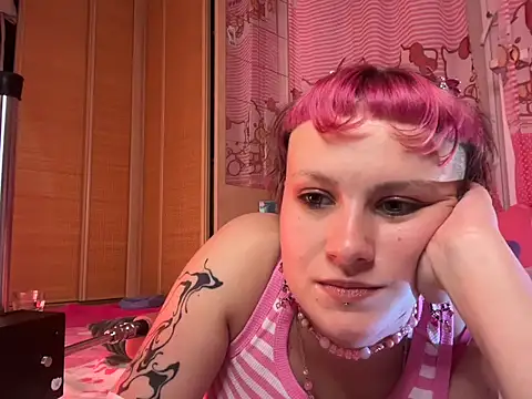 MystiqueRoxy online show from 10, 9, 2025