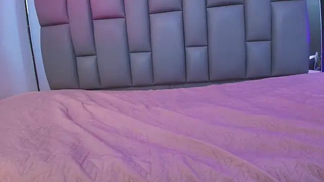 kissme luna online show from 4, 10, 2025