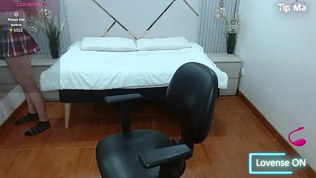 Bom BomXX online show from 5, 11, 2025