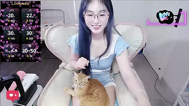 baby-yaya20 online show from 30, 11, 2025