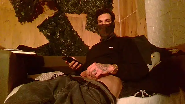 Snapshot of Sillycatfish chatting on 16, 12, 2025 Sillycatfish online show from 16, 12, 2025