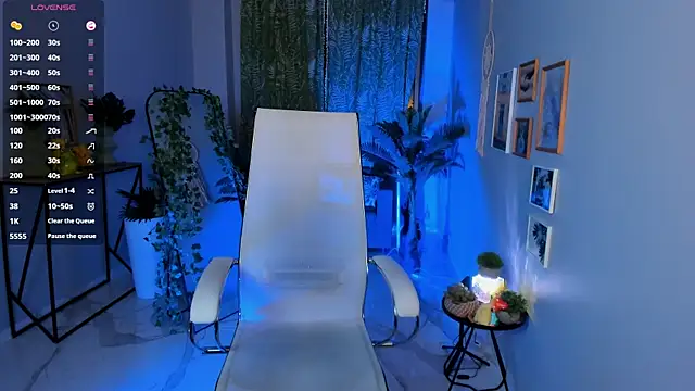 Snapshot of FlexyFox chatting on 4, 6, 2026 FlexyFox online show from 4, 6, 2026